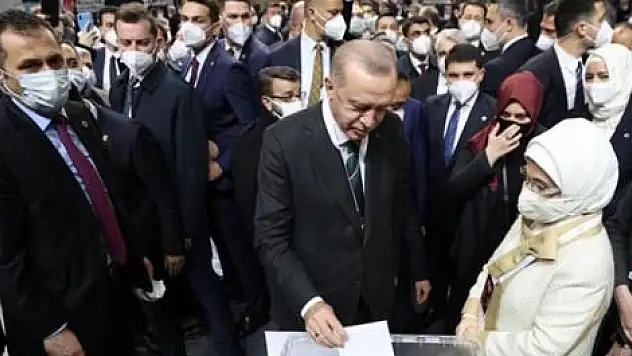 CUMHURBAŞKANI ERDOĞAN, GÜVEN TAZELEDİ