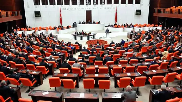 CUMHURBAŞKANI ERDOĞAN: KADINA ŞİDDETE KARŞI MECLİS'TE YENİ BİR KOMİSYON OLUŞTURULUYOR