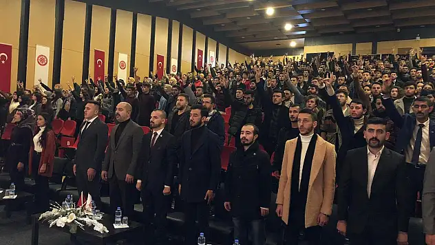 CUMHURİYET ÜNİVERSİTESİ NİHAL ATSIZ'I SAYGIYLA ANDI