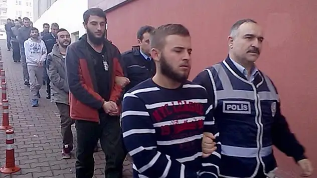 DAEŞ operasyonunda gözaltına alınan 12 zanlı adliyeye sevk edildi