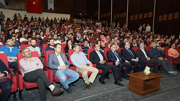 Dağdeviren, Erciyes Üniversitesi'nde Öğrencilerle Buluştu