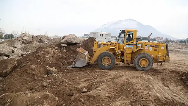 DAHA TEMİZ BİR İLÇE İÇİN MAHALLELERDE HAFRİYAT TEMİZLİĞİ DEVAM EDİYOR