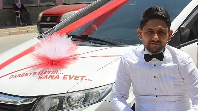 Damattan en mutlu gününde 'Darbeye hayır, sana evet' mesajı