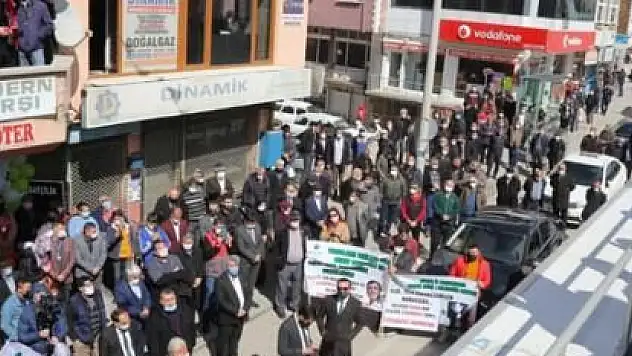 DAVUTOĞLU'NDAN AK PARTİ'NİN KALESİNE MİTİNG GİBİ ZİYARET