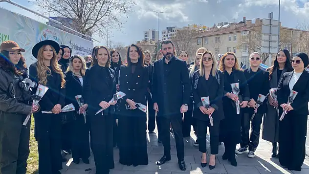 Değer Katan Girişimci Kadınlar'dan 'Bir isim daha eksilmesin' billboardı