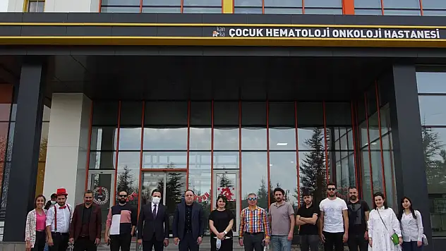 DEMİRGÜÇ İNŞAAT 23 NİSAN'I KUTLADI