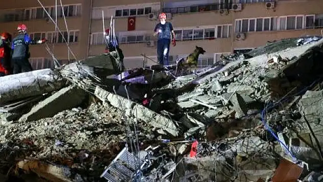 DEPREMDE SON DURUM: 25 CAN KAYBI, 831 YARALI, 100 KİŞİ KURTARILDI