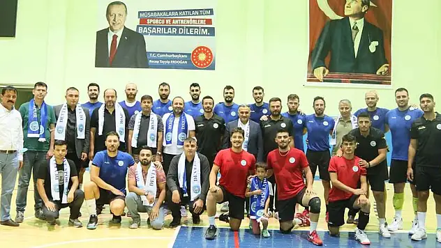 DEVELİ BELEDİYESPOR SEYİRCİSİYLE İLK ANTRENMANINA ÇIKTI