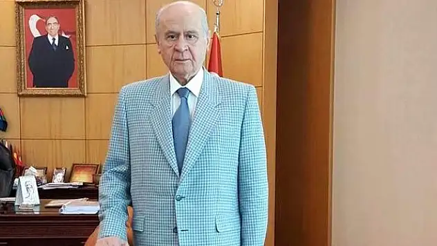 DEVLET BAHÇELİ OFİSİNDE RAHATSIZLANINCA HASTANEYE KALDIRILDI