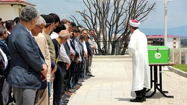 Didik didik incelenen ceset 17 yıl sonra toprağa verildi