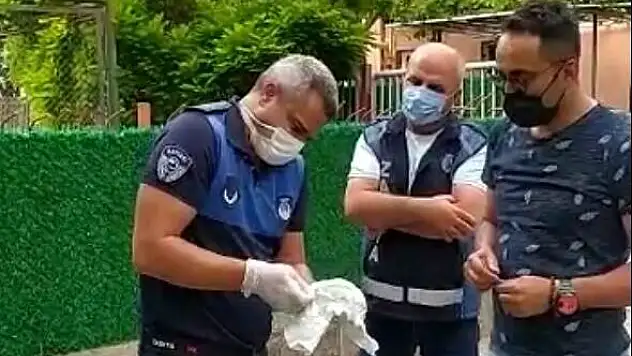 DİLENCİ PARAYI ÇOCUK BEZİNE SAKLADI