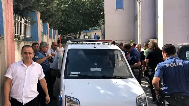 'DİŞİM UYUŞMADI' DEDİ DOKTORU BIÇAKLADI!