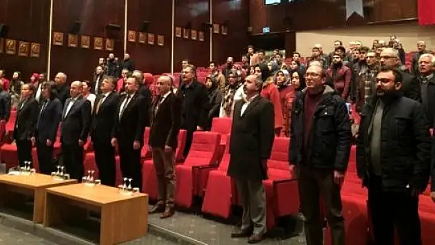'Doğu Türkistan Zulmünün Tarihsel Süreci' Konulu Konferans Düzenlendi!