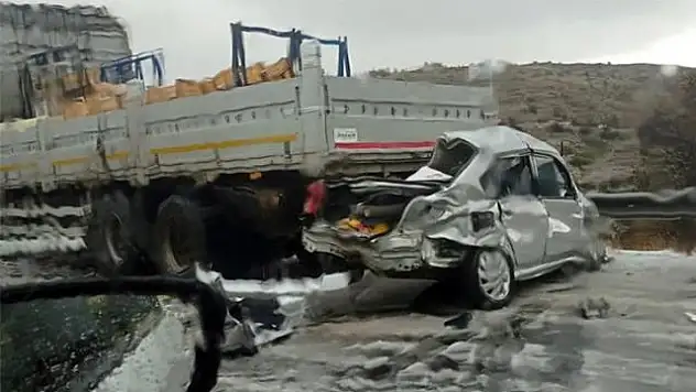 DOLU FACİA GETİRDİ, ANKARA-İSTANBUL OTOBANINDA 10 ARAÇ BİRBİRİNE GİRDİ