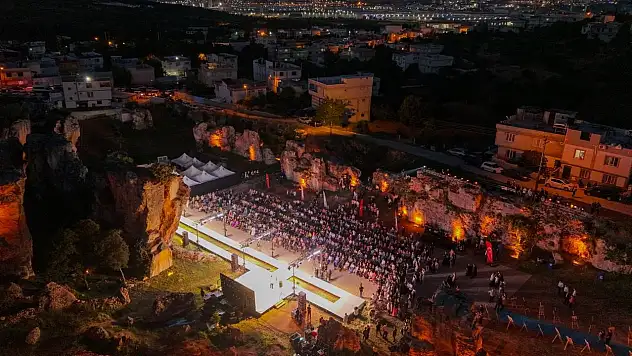 Dülük Antik Kenti, 'Moda Tasarım Haftası' defilesine ev sahipliği yaptı