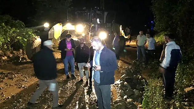 Düzce'de Heyelan: 11 kişi Mahsur Kaldı