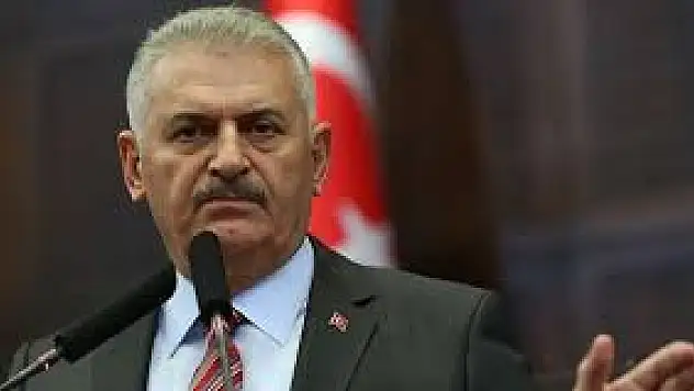 Ege'de gerilim... Sahil Güvenlik müdahale etti, diktikleri Yunanistan bayrağı kaldırıldı