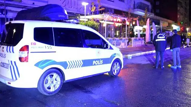 EĞLENCE MEKANI KURŞUN YAĞMURUNA TUTULDU: 2 YARALI