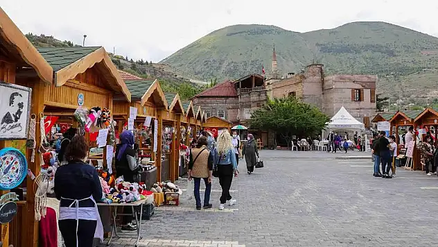 EKİM AYININ İLK MAHARETLİ ELLERİ BU PAZAR KURULUYOR