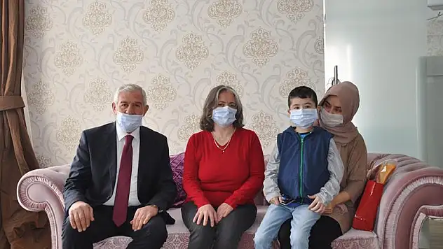 ELMALI KOÇ AİLESİNİ ZİYARET ETTİ