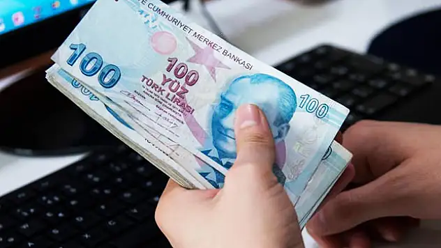 Emeklilerin Talebi Kabul Görürse En Düşük Maaş 2 Bin 20 Lira Olacak