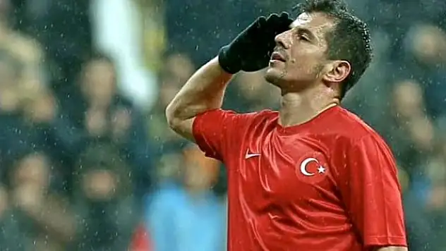EMRE BELÖZOĞLU'NDAN BARIŞ PINARI HAREKATINA MESAJ