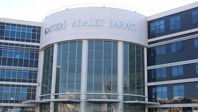Eniştesini bıçaklayan sanık hakim karşısında: İlaçlarımı bırakınca kendimi kaybettim