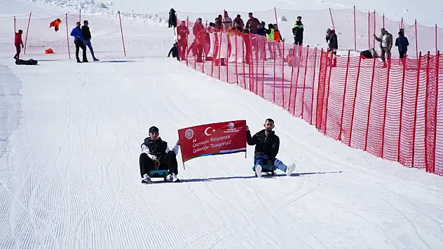 Erciyes'te geleneksel kızak heyecanı yaşandı