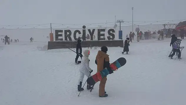 Erciyes'te yeni yılın ilk gününde yoğunluk