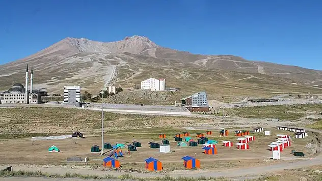 ERCİYES TEKİR YAYLASI'NDA ÇADIRDA KALAN ÇİFT YAŞAMINI YİTİRDİ