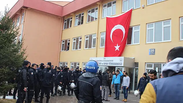 Erciyes Üniversitesi'nde gerginlik