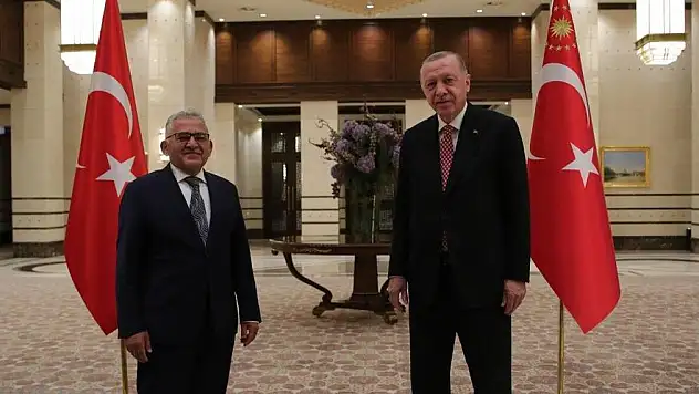 ERDOĞAN, BÜYÜKKILIÇ'IN DA OLDUĞU 40 BELEDİYE BAŞKANI İLE GÖRÜŞTÜ
