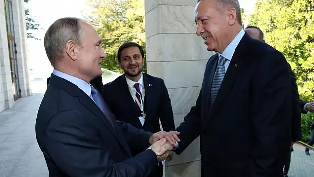 ERDOĞAN PUTİN'LE 10 AYDA 8 KEZ GÖRÜŞTÜ