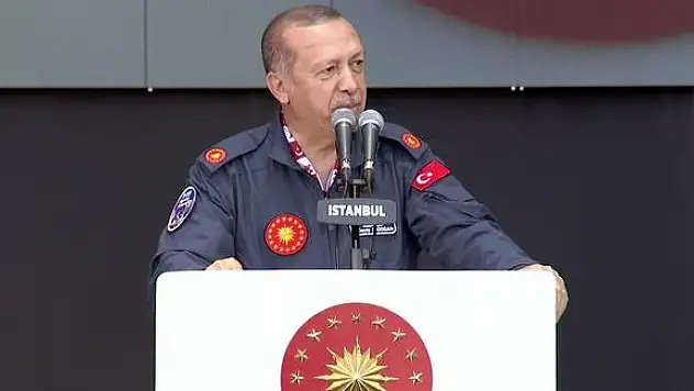 Erdoğan'dan AVM'cilere Sert Uyarı: Hala Dolarla Hareket Edecek Olursanız Takkeleri Değişiriz