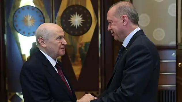 Erdoğan'ın İdam Çağrısına Bahçeli'den Yanıt: Geri Getirilmesi İçin Olumlu Oy Kullanırız
