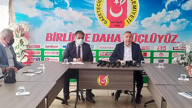 ERTEKİN'DEN GAZETECİLER CEMİYETİNE TAZİYE ZİYARETİ