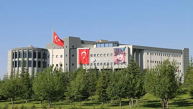 ERÜ ARAŞTIRMA ÜNİVERSİTELERİ 2023 YILI SIRALAMASINDA DEVLET ÜNİVERSİTELERİ ARASINDA 8. SIRADA YER ALDI