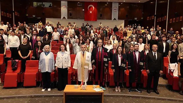 ERÜ'de 73 eczacı adayı önlük giydi