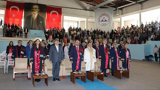 ERÜ TIP FAKÜLTESİ ÖĞRENCİLERİNİN BEYAZ ÖNLÜK HEYECANI
