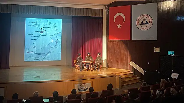 ERÜ'DE 'ÇANAKKALE 1915 BİZ HEP BURADAYIZ' TİYATRO OYUNU SAHNELENDİ