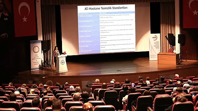 ERÜ'DE, 'TEMİZ ELLERDEN TEMİZ HASTANELERE' SEMPOZYUMU YAPILDI