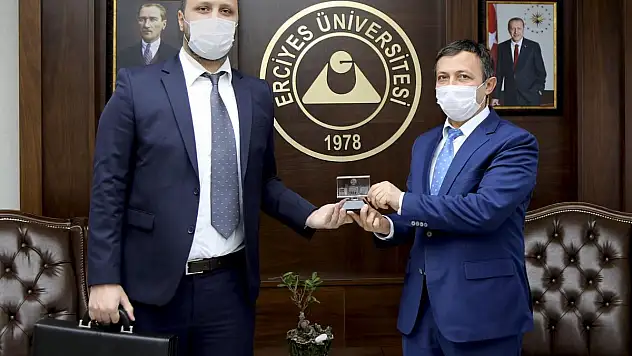 ERÜ'DE YENİ KEŞFEDİLEN 2 BAKTERİ İSMİNE 'KAYSERİENSE' İSMİ VERİLDİ