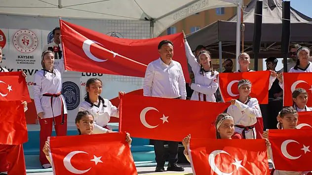 ERVA Projesi'nin 71'inci okulu 'Gençlik ERVA Spor Kulübü' açıldı