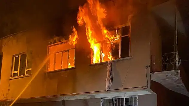 ESENYURT MAHALLESİNDE YANGIN PANİĞİ