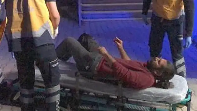 EŞİYLE TARTIŞAN ÖFKELİ KOCA KENDİNİ BIÇAKLADI