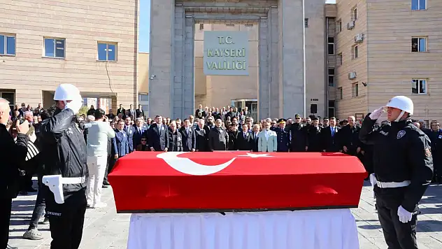 ESKİ BAKAN ÇAKMAKOĞLU İÇİN CENAZE TÖRENİ DÜZENLENDİ