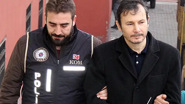 Eski dekan FETÖ'den tutuklandı