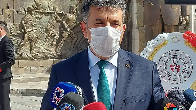 ESKİCİ: 'BÜ ÜLKE GENÇLERİN ELLERİNDE YÜKSELECEK'