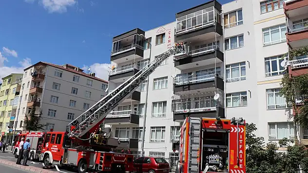 EVDE ÇIKAN YANGINDA 2 KİŞİ YARALANDI