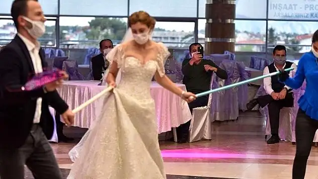 EVLENECEKLERE MÜJDE! DÜĞÜN SALONLARININ AÇILACAĞI TARİH BELLİ OLDU
